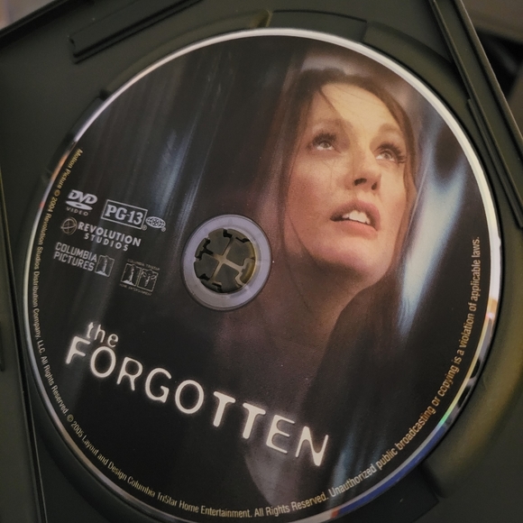 The Forgotten DVD 2005 Includes 2 Versions of the Film - Picture 4 of 5